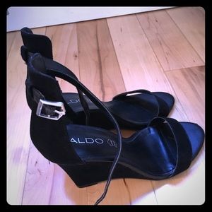 Aldo black strap wedge sandals size 7!